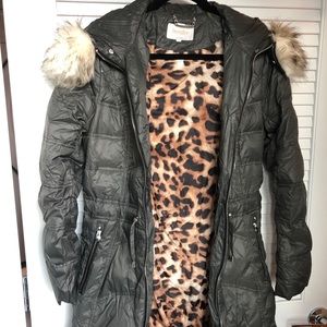 Down puffer jacket with faux fur collar